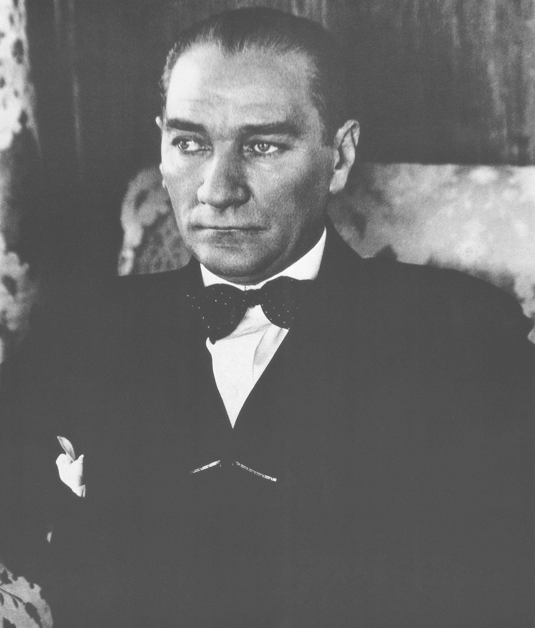 Resimlerle Atatürk