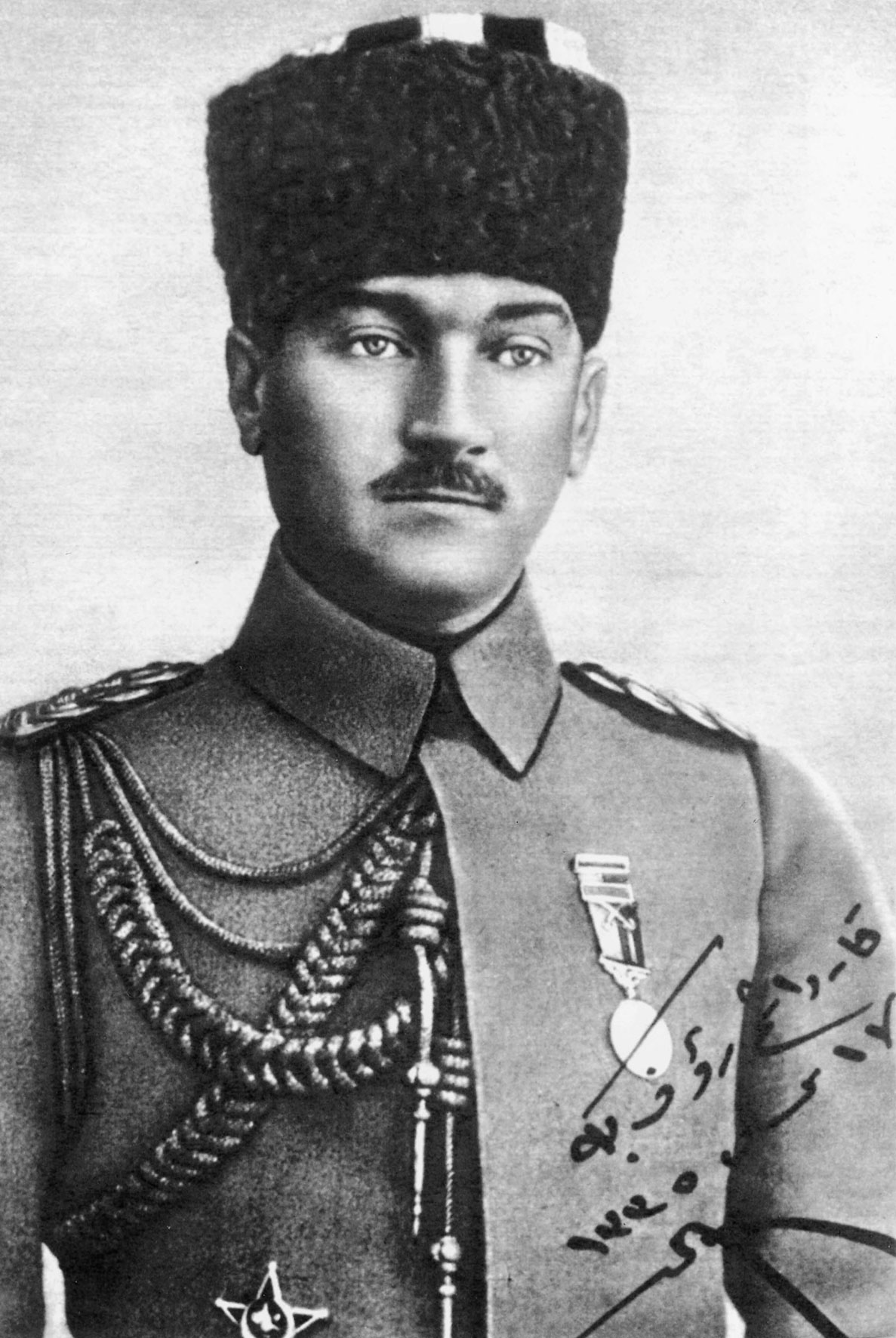 Resimlerle Atatürk