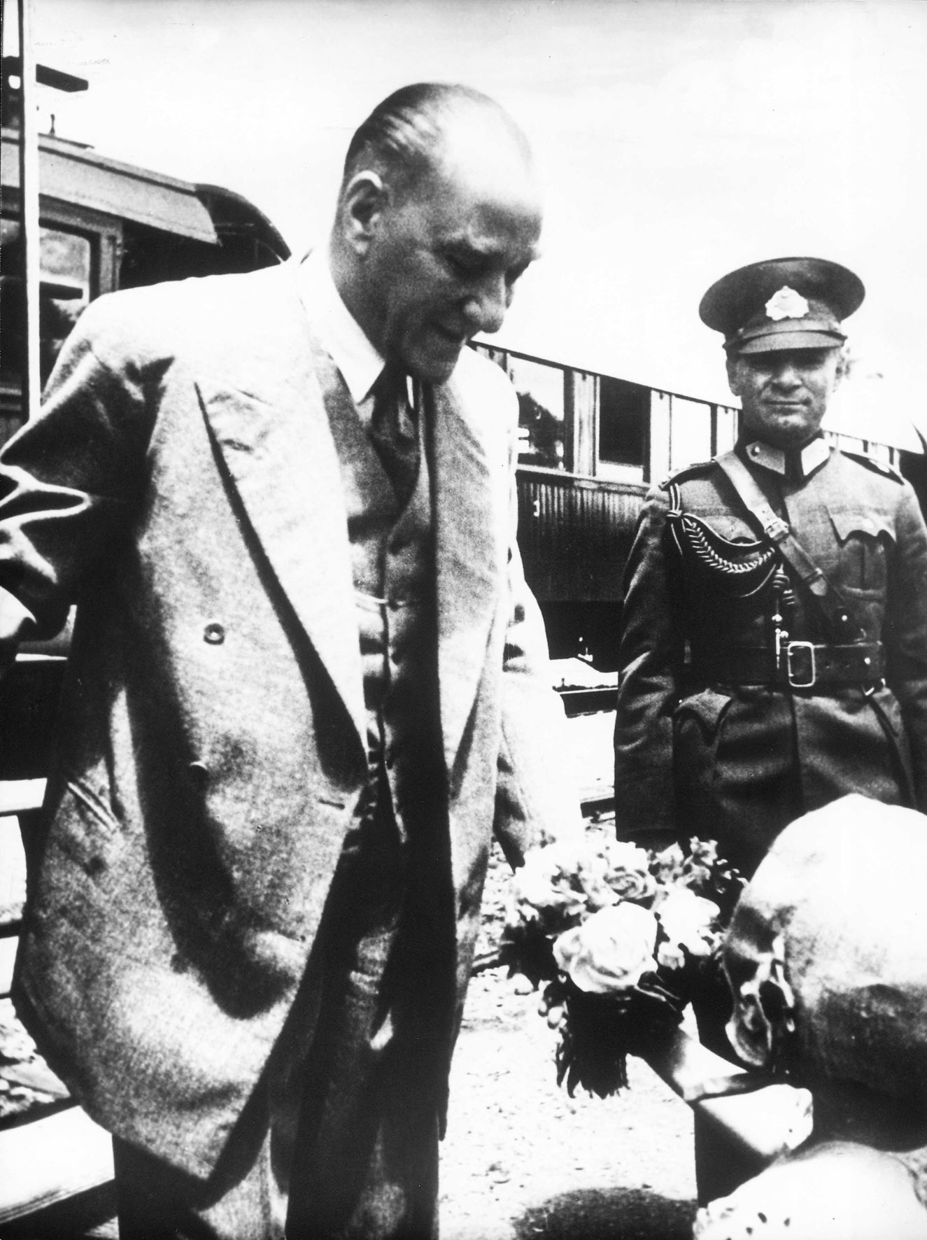 Resimlerle Atatürk